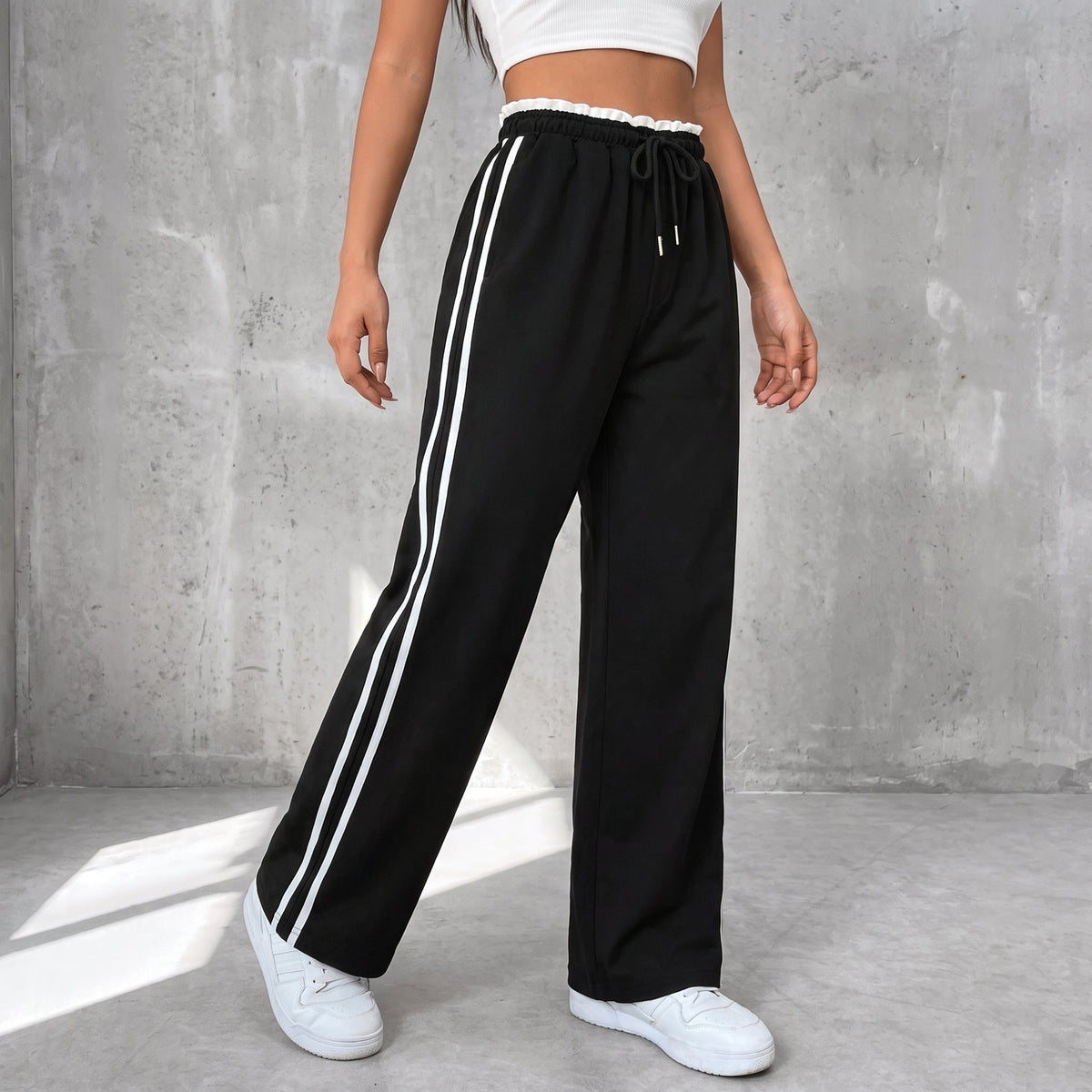 Beatrice - Women's High-Waisted Wide-Leg Joggers